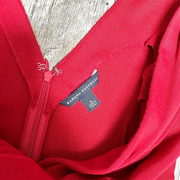 Banana Republic | plunging V neckline red dress - Picture 3 of 4